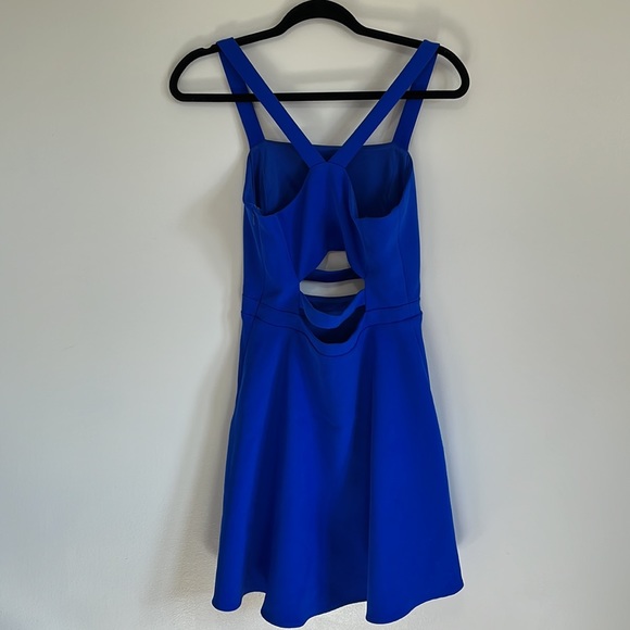 🔵BLUE CUT OUT DRESS 🔵 - Picture 2 of 4